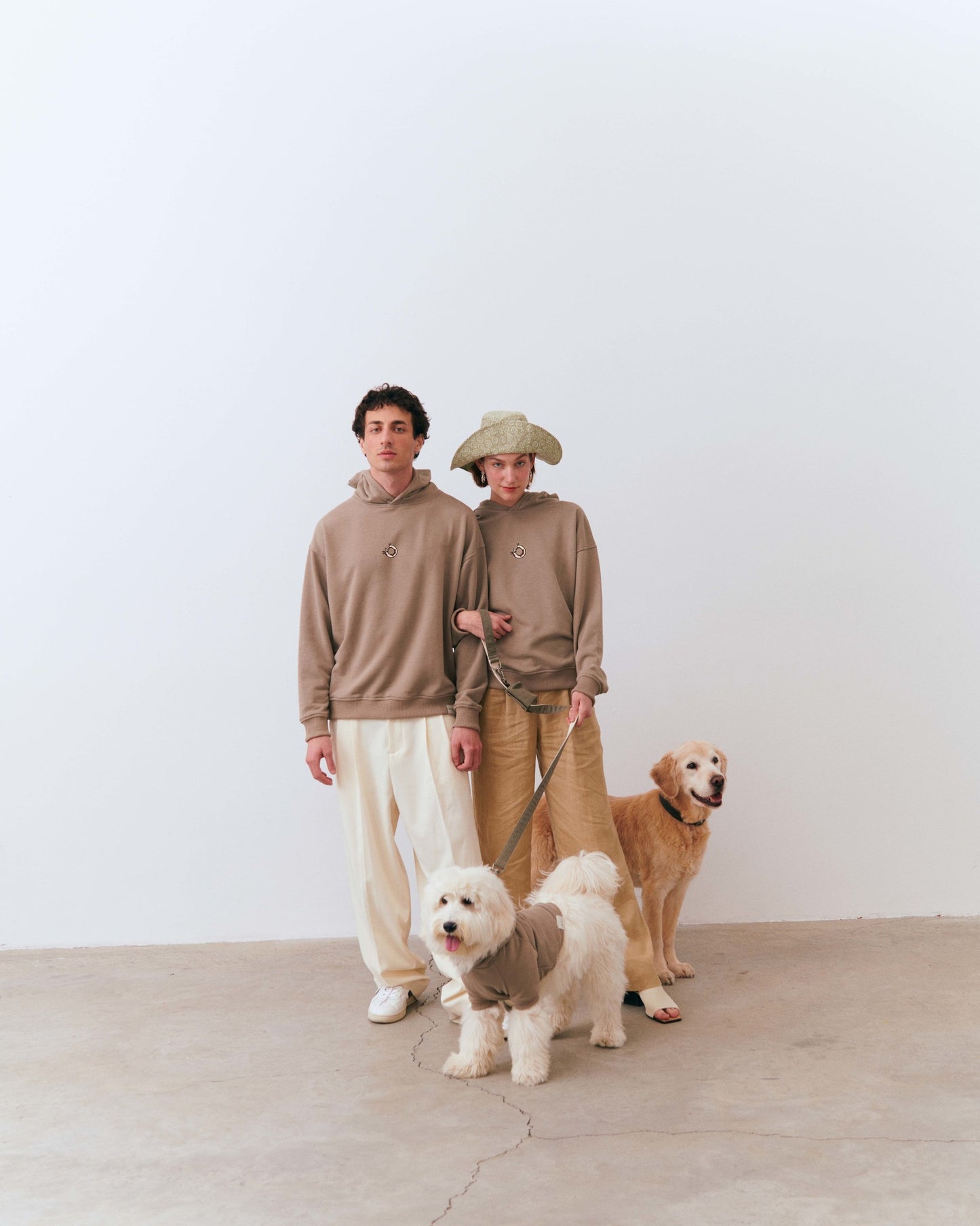 Unisex Dachshund Hoodie - Bej